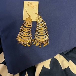 Fashion party earrings good condition